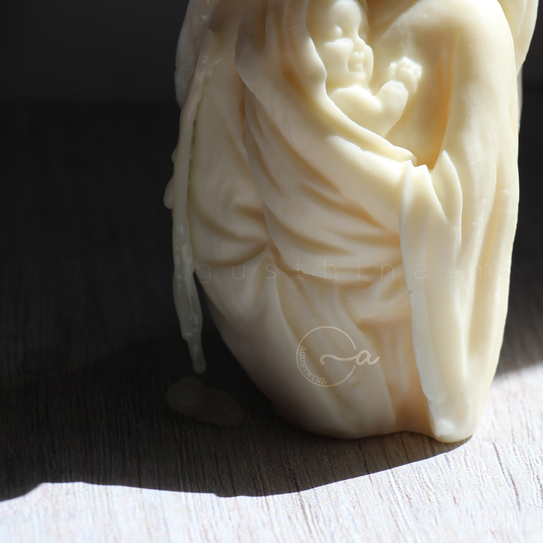 vela soya forma de virgen maria con jesus