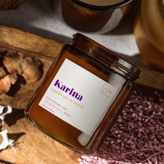 vela de soya con nombre KARINA