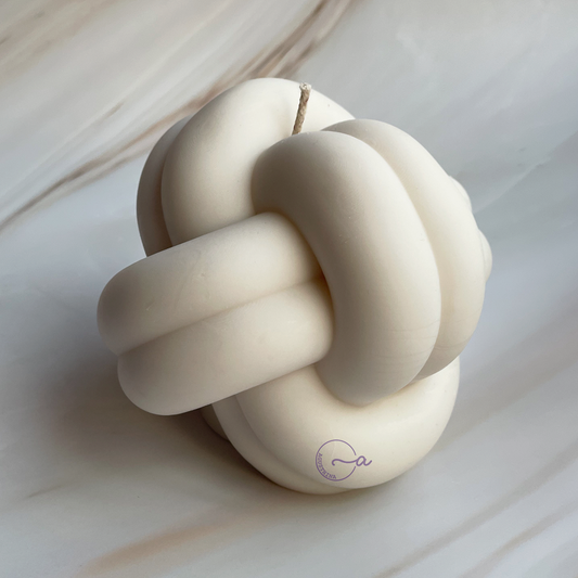 vela de soya en forma de nudo grande