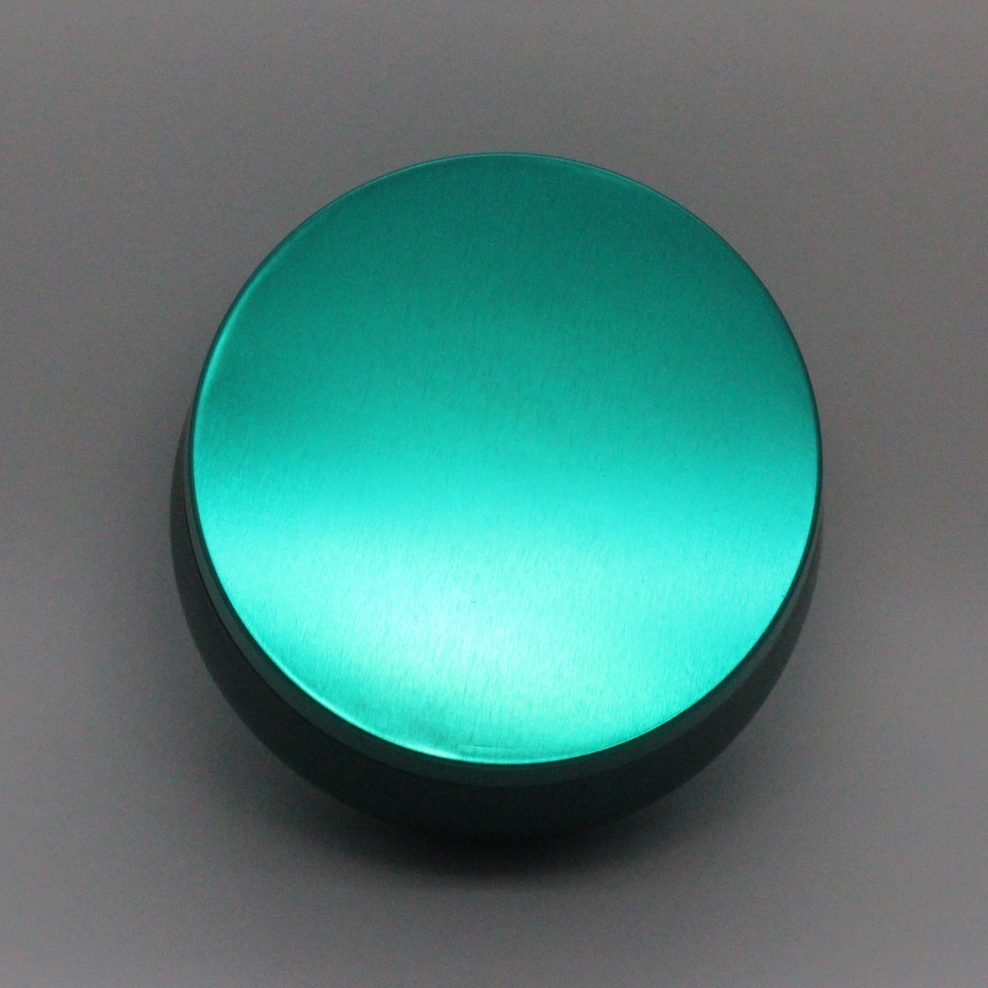 vela lata azul peonia dentro